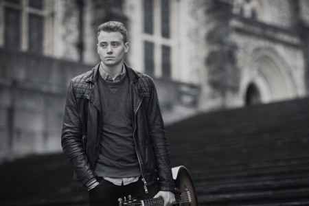 Ollie - Singer/Guitarist